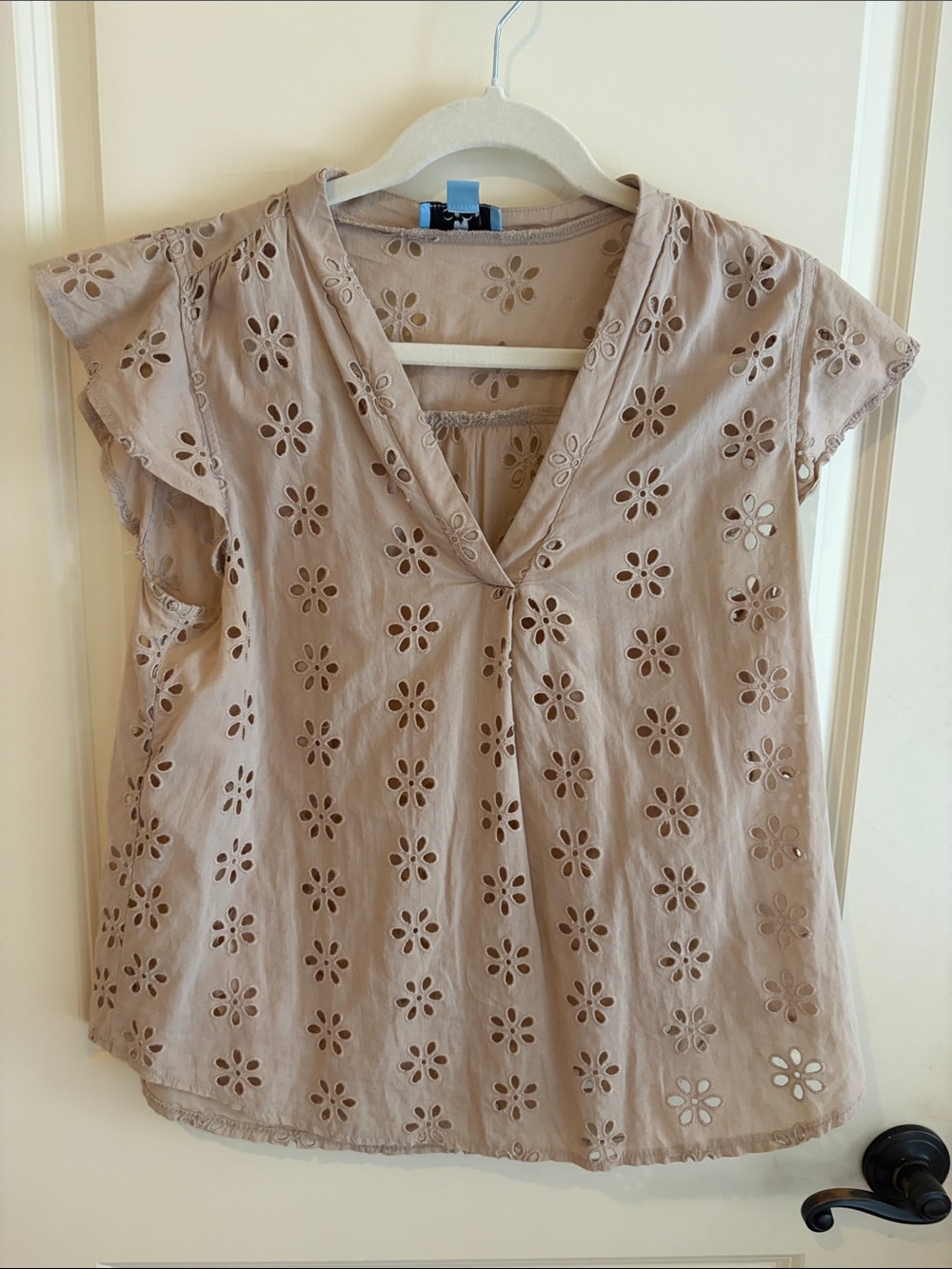 CeCe Taupe Eyelet V-Neck Flutter Sleeve Blouse